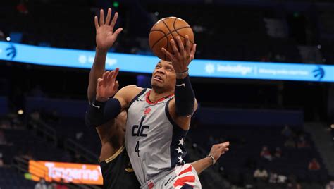 Russell Westbrook Breaks Oscar Robertson S Triple Double Record