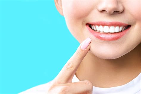 Woodland Hills Dentist Explains The Benefits Of Cosmetic Bonding And