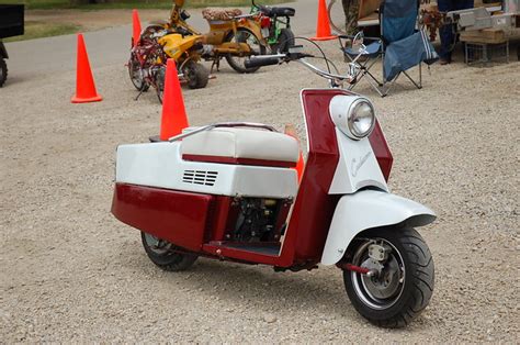 Tricked Out Cushman Road King Scooter Note The Disc Brakes Flickr