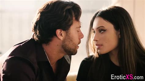 Horny Babe Gets Pussy Creampied XHamster