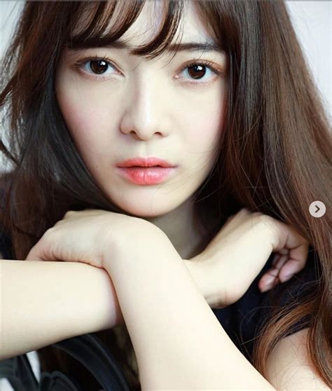 Hot girl khiến cộng đồng mạng bấn loạn vì vẻ ngoài như thiên thần nhưng chẳng ai ngờ đấy đã