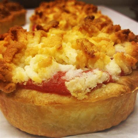 Strawberry Rhubarb Tart With Almond Crumb Topping At Astor Bake Shop Rhubarb Tart Strawberry