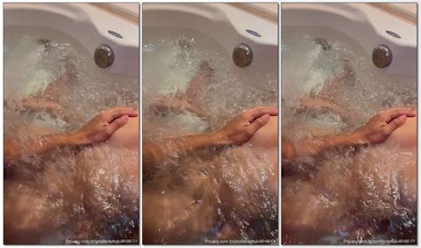 Lett Silveiro Letting The Male Grab Her Tits In The Motel Cnn Amador