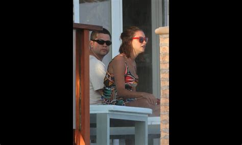 Photo Jack Osbourne et sa fiancée Lisa Stelly sur la plage de Malibu