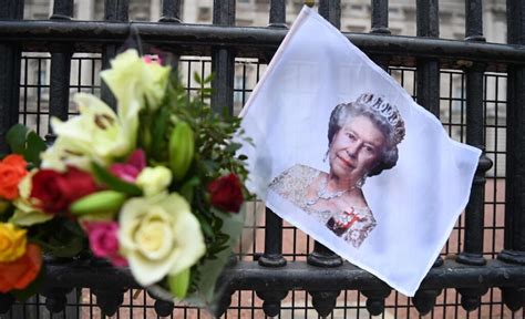 La Reina Isabel Ii Ha Fallecido