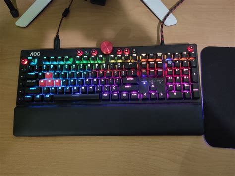 AOC AGON AGK 700 Teclado Mecánico Review