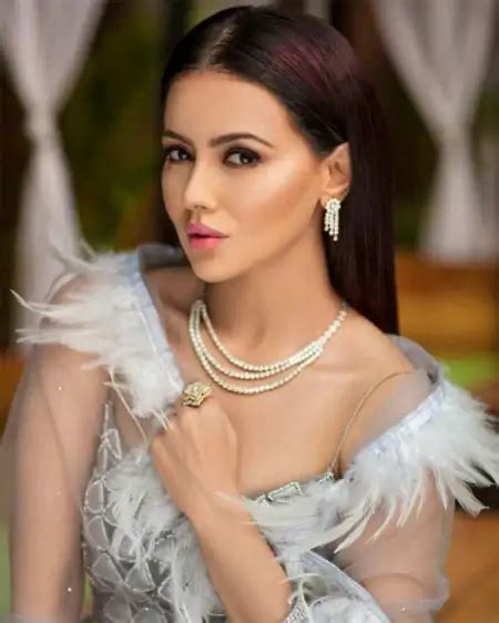 Sana Khan Top 20 Hot Pics And Photo