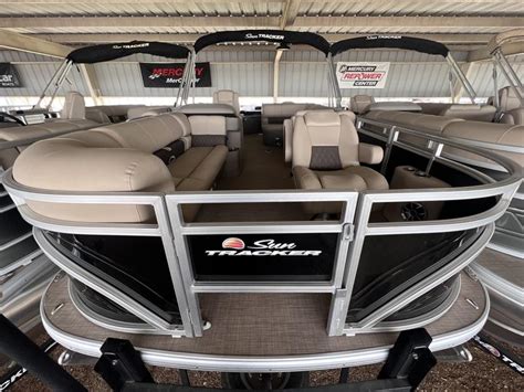 2024 Sun Tracker Sportfish 20 DLX SUNT24867 Marineland Boating Center