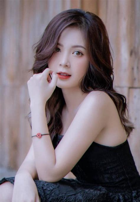 Thu Trang Hướng dương ngược nắng khoe em gái xinh như hot girl sự thật là gì