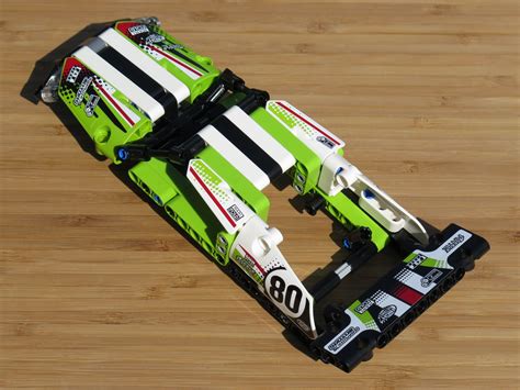 Review - LEGO® Technic Ferngesteuerter Tracked Racer (42065) - Brickzeit