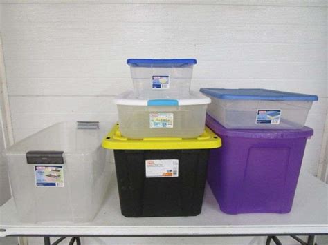 5 - Storage Totes w/Lids & 1 - Without A Lid - Oberman Auctions