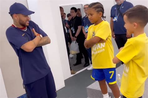 Filho De Kim Kardashian Dan A Funk Neymar V Deo Ofuxico