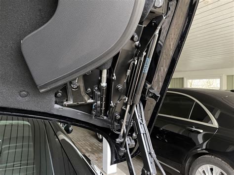 Замена амортизаторов крышки багажника — Mercedes-Benz SL-Class (R231 ...