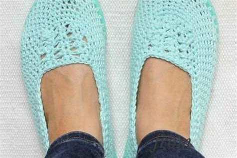 Make Crocheted Slippers With Flip Flop Soles Dollar Store Crafts