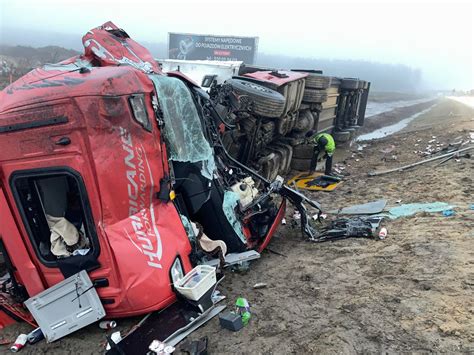 Wypadek na autostradzie A1 w Kruszynie Zderzyły się trzy TIRy