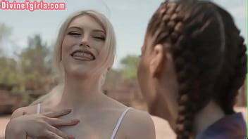 Transgender Beauty Fucks MILF Female In Wet Pussy Hole XVIDEOS