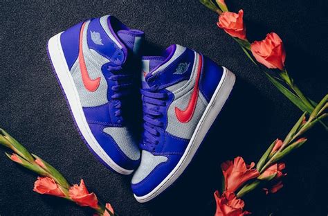 Air Jordan 1 Retro High GS Fuchsia Purple - Sneaker Bar Detroit