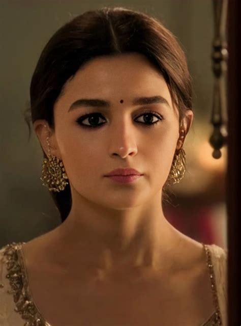 Alia bhatt | Bollywood makeup, Indian makeup looks, Celebrity makeup looks