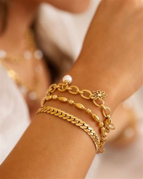 Bestselling Charm Bracelet Goldplated Shop Nu Finaste Nl