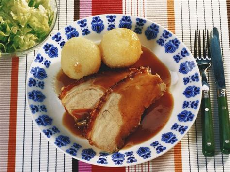 Schweinebraten Mit Kartoffelkn Del Rezept Bayerischer Schweinebraten