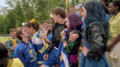 Chad And Aurdrey Kiss Decendants Descendants Cast Disney Descendants