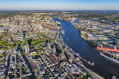 Luftaufnahme Hamburg Hafenanlagen Landungsbr Cken Am Ufer Des