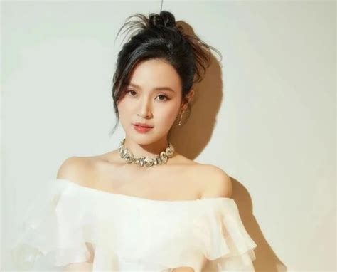 Midu Từ hot girl đến nữ diễn viên đa năng và doanh nhân thành đạt Đời sống và Phát triển Online