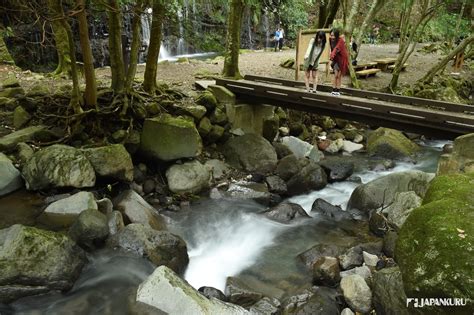 JAPANKURU Hot Springs Wear Swimsuit Then Bathrobe Yukata To Hot Springs At Hakone