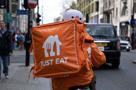 Food Delivery Apps Just Eat Vs Deliveroo Vs Uber Eats The Money Edit