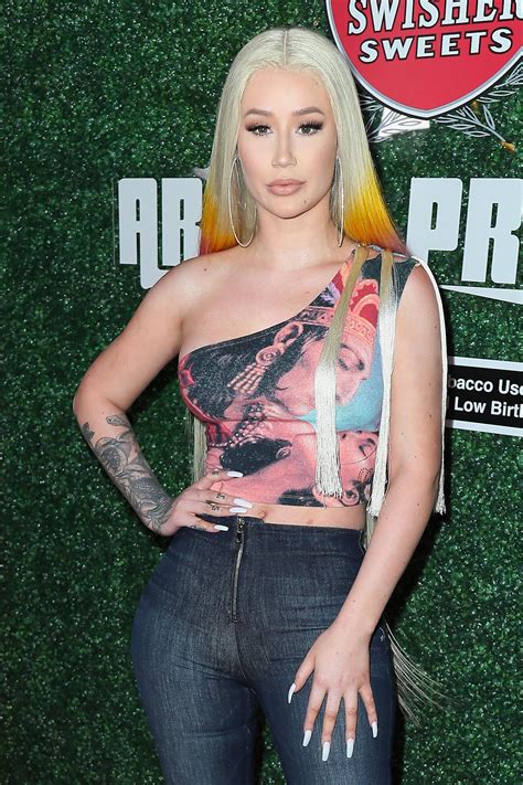 Iggy Azalea Compares Her Nude Photo Leak to a "Nuclear Bomb That