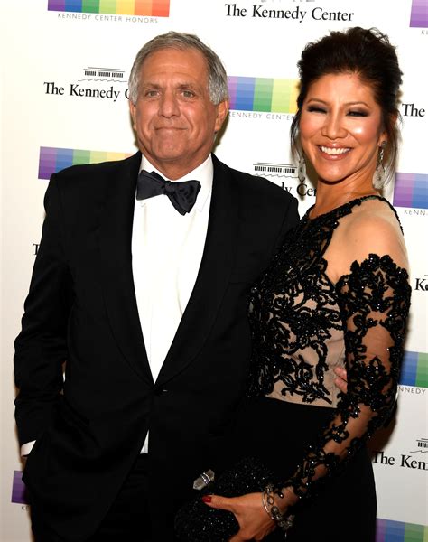 Julie Chen adamantly defends husband, CBS CEO Les Moonves, on "The Talk