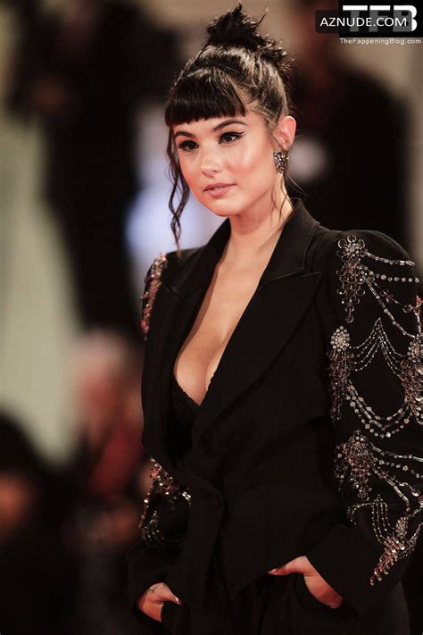 Giorgia Soleri Sexy Seen Flaunting Her Hot Cleavage At The Venice International Film Festival In