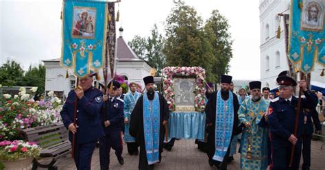 В Толгской обители торжественно встретили список Толгской иконы Божией ...