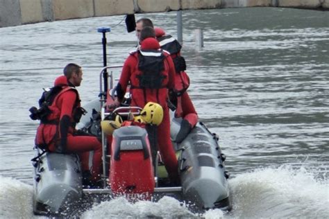 Le Corps Sans Vie D Un Homme Rep Ch Dans La Seine Argenteuil