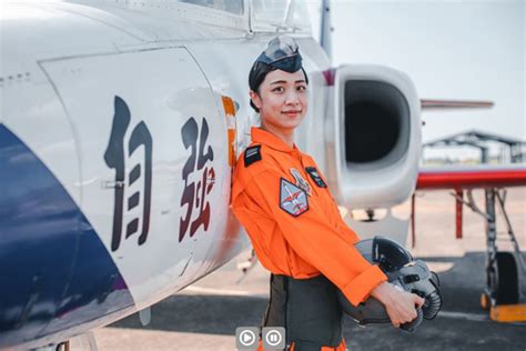 國慶史上首次！戰機空中分列式 首度有2名女飛官加入操演 政治 中時新聞網