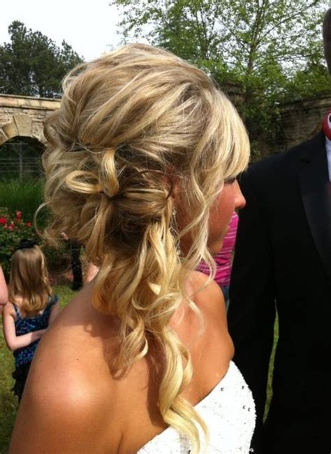 30 Best Prom Hair Ideas 2019: Prom Hairstyles for Long & Medium Hair ...