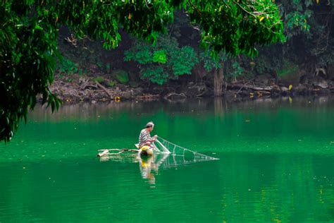 Bulusan Lake is Most Visited Place in Sorsogon | Travel to the Philippines