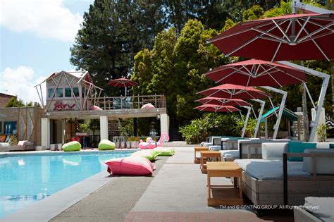 discover   resorts world awana  perfect  staycations
