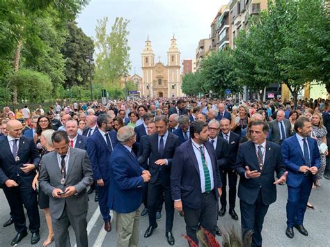 La Bajada de la Virgen de la Fuensanta con un séquito de miles de