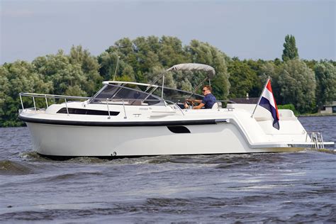 2020 Interboat Intender 950 Motor Boot zum Verkauf - www.yachtworld.de