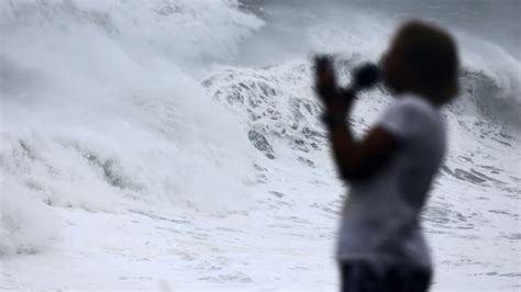 Un Danger Pour La R Union Dans Les Heures Un Cyclone Tropical