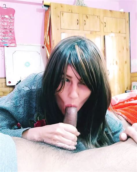 Hot MILF Gets Smoke Before Sucking Cock Webcam Porn Feat Bolly Karma