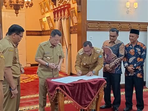 Pj Gubernur Aceh Dan Pj Bupati Aceh Selatan Teken MoU Taman Hutan