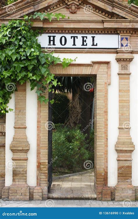 Hotel entrance stock photo. Image of luxury, outdoor - 13616990