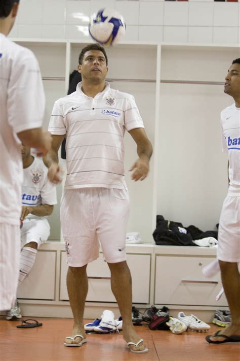 ATLETICO PARANAENSE PR X CORINTHIANS SP nos vestiários antes da