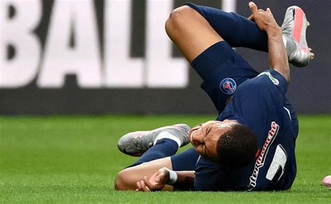 International Psg Des Nouvelles De La Blessure De Mbappé