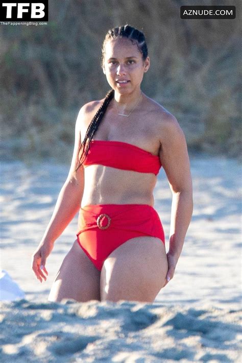 Alicia Keys Sexy Seen Flaunting Her Hot Bikini Body At The Beach In Cabo AZNude