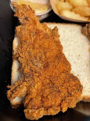 DAVES HOT CHICKEN Updated August Photos Reviews E Fowler Ave Tampa