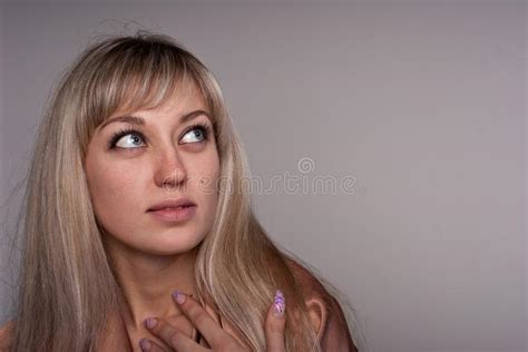 Retrato De La Muchacha Del Blonde Imagen De Archivo Imagen De Cara Personas