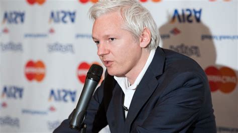 Us Prepares Charges To Seek Julian Assanges Arrest Cnn Politics